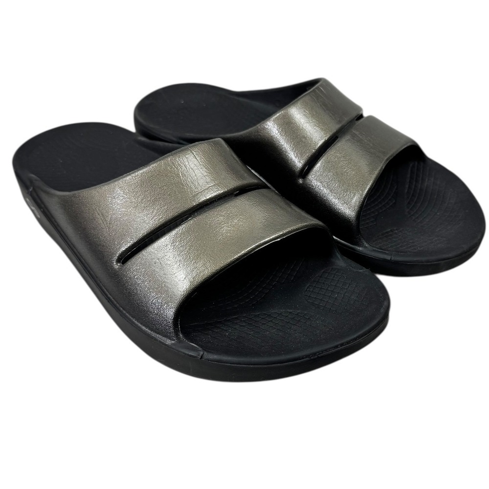 OOFOS Metallic Gunmetal Slide Sandals - Women's